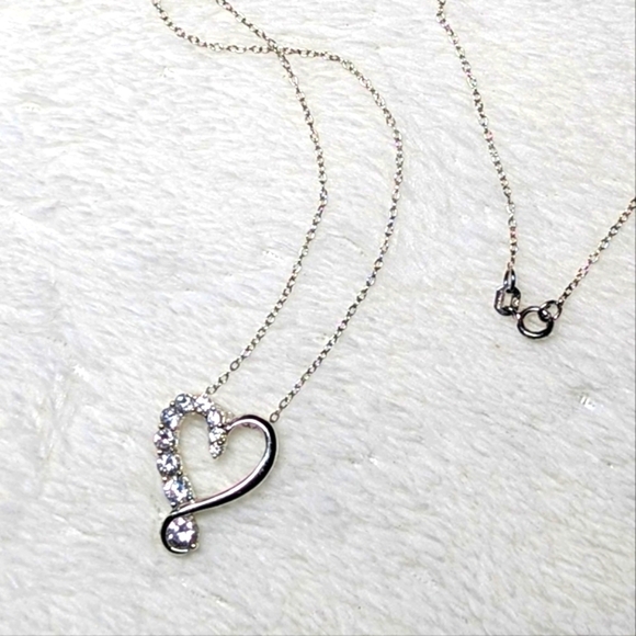 Jewelry - Vintage Elegant Sterling Silver Heart and CZ Necklace